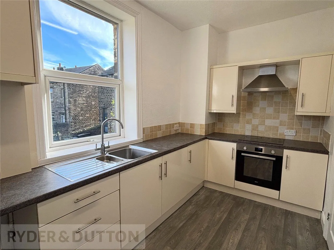 Scar Lane, Milnsbridge, HD3, photo 4