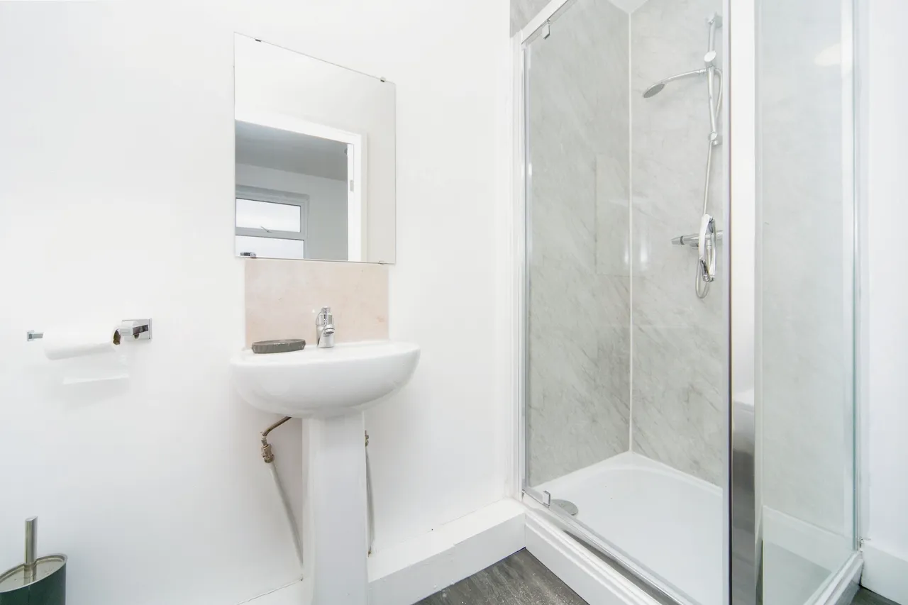 Laurel Road, Birkenhead, CH42, photo 8
