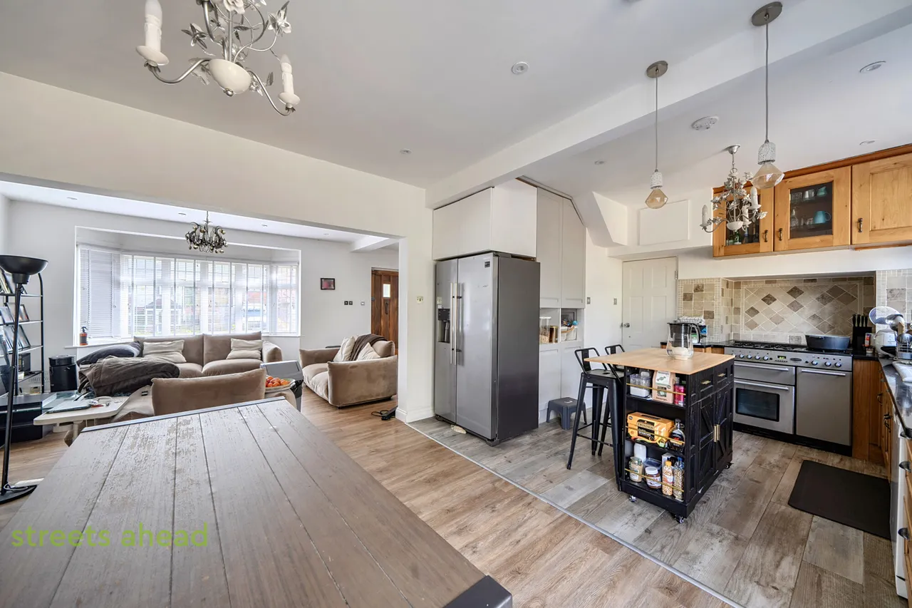 Byron Avenue, Coulsdon, CR5, photo 8