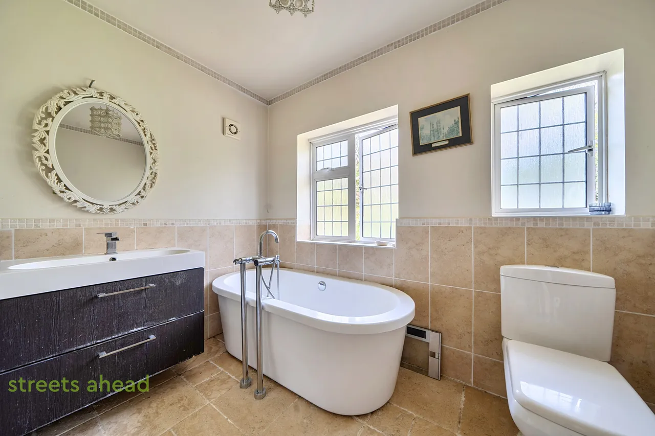 Byron Avenue, Coulsdon, CR5, photo 6