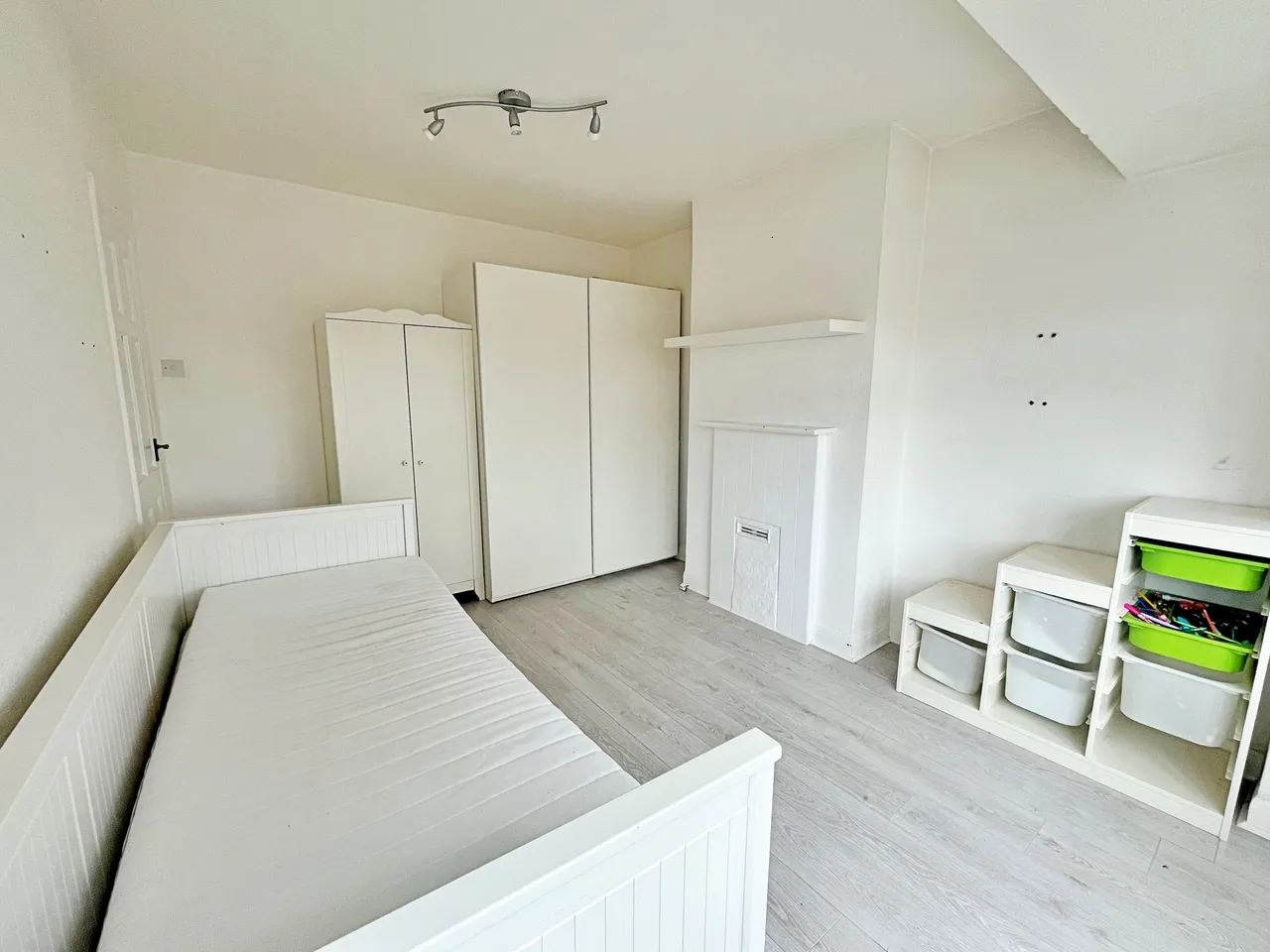 Thames Avenue, Perivale, UB6, photo 11