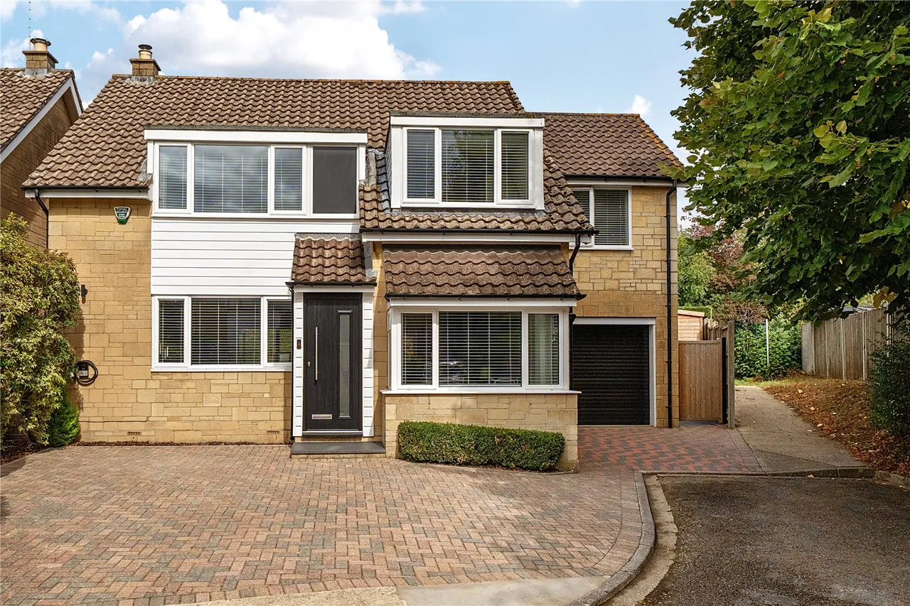 4 bed house for sale — St. James's Close, Yeovil, Somerset, BA21 3AH