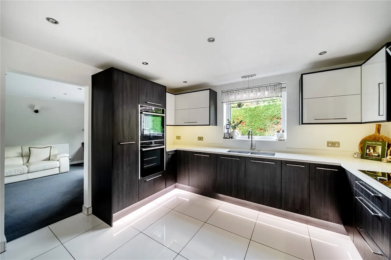 St. James's Close, Yeovil, Somerset, BA21 3AH, photo 3