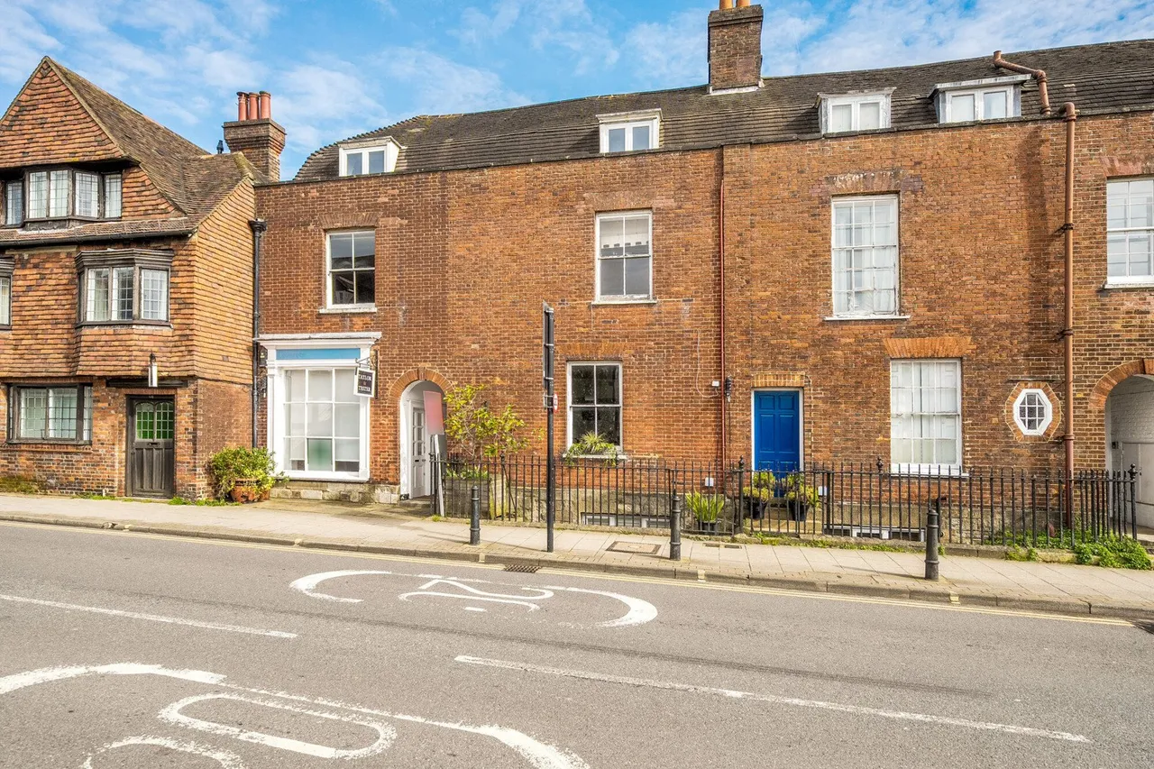 High Street, Kent, TN13, photo 32