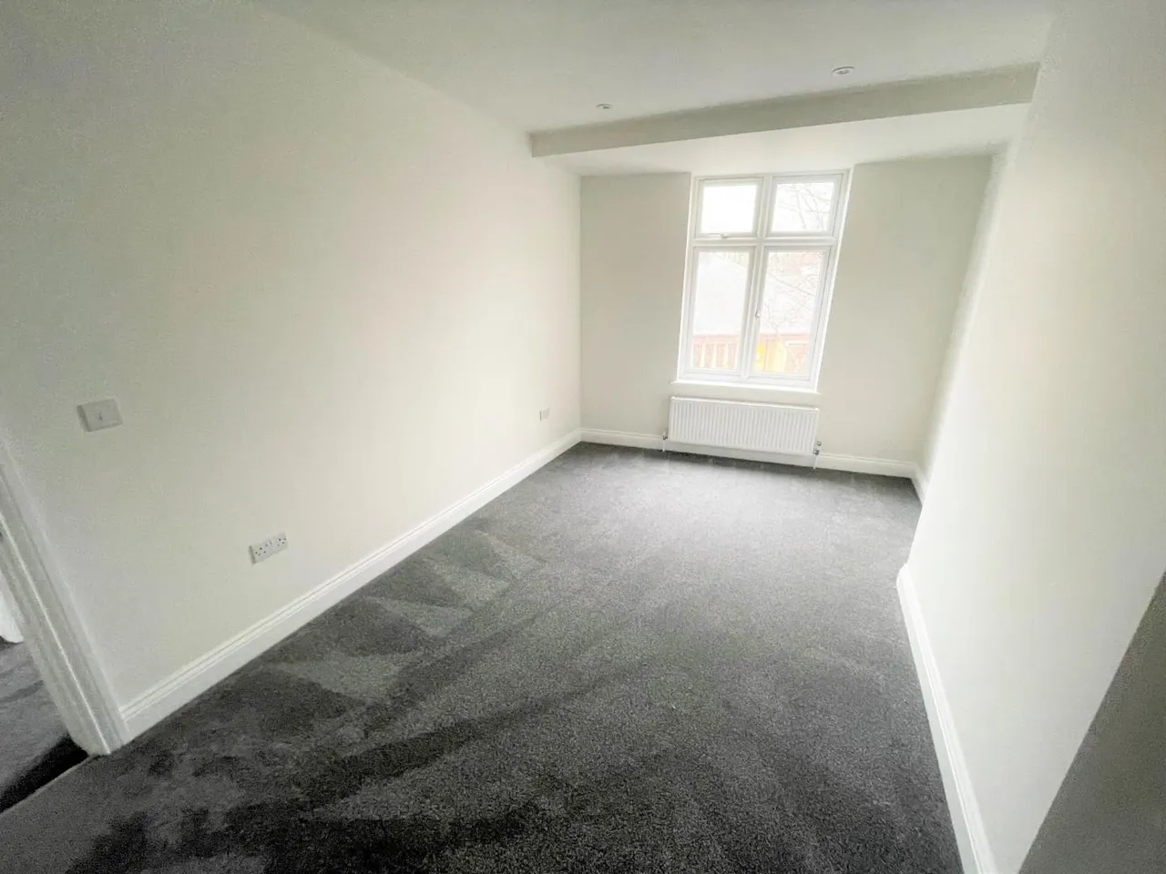 The Broadway, Mill Hill, photo 5