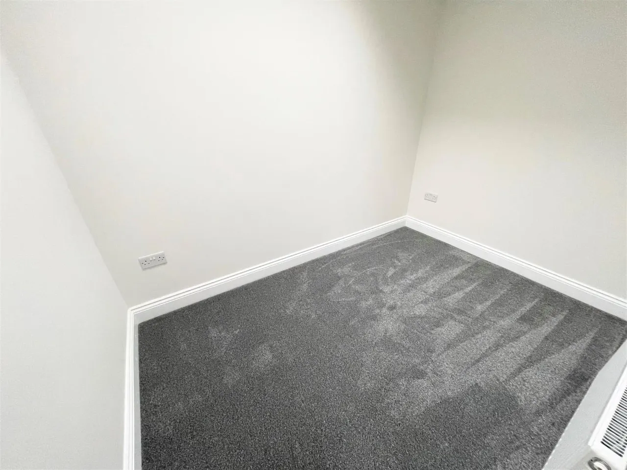 The Broadway, Mill Hill, photo 7