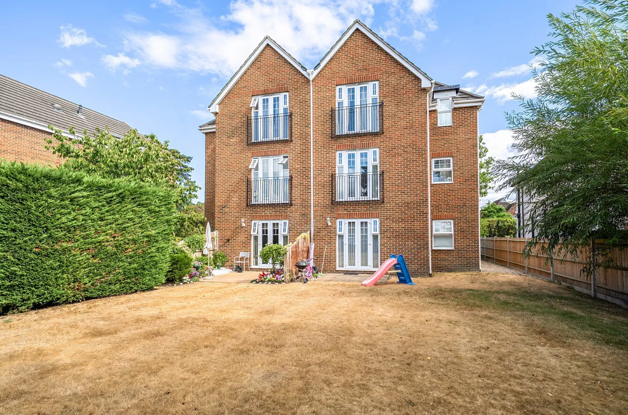 Blenheim Place, Camberley, Surrey, GU15 2SS, photo 13