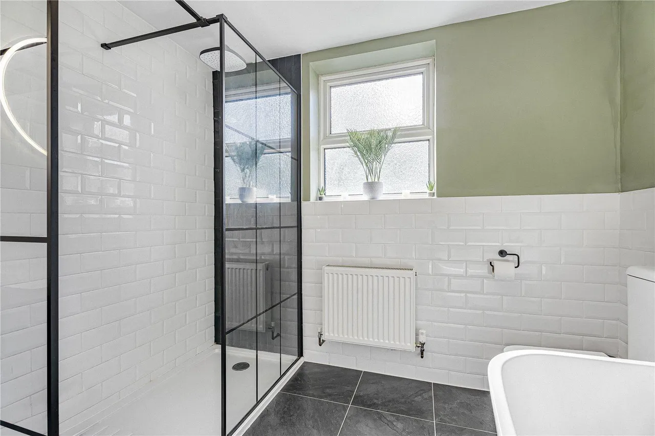 Pembroke Road, SE25, photo 30