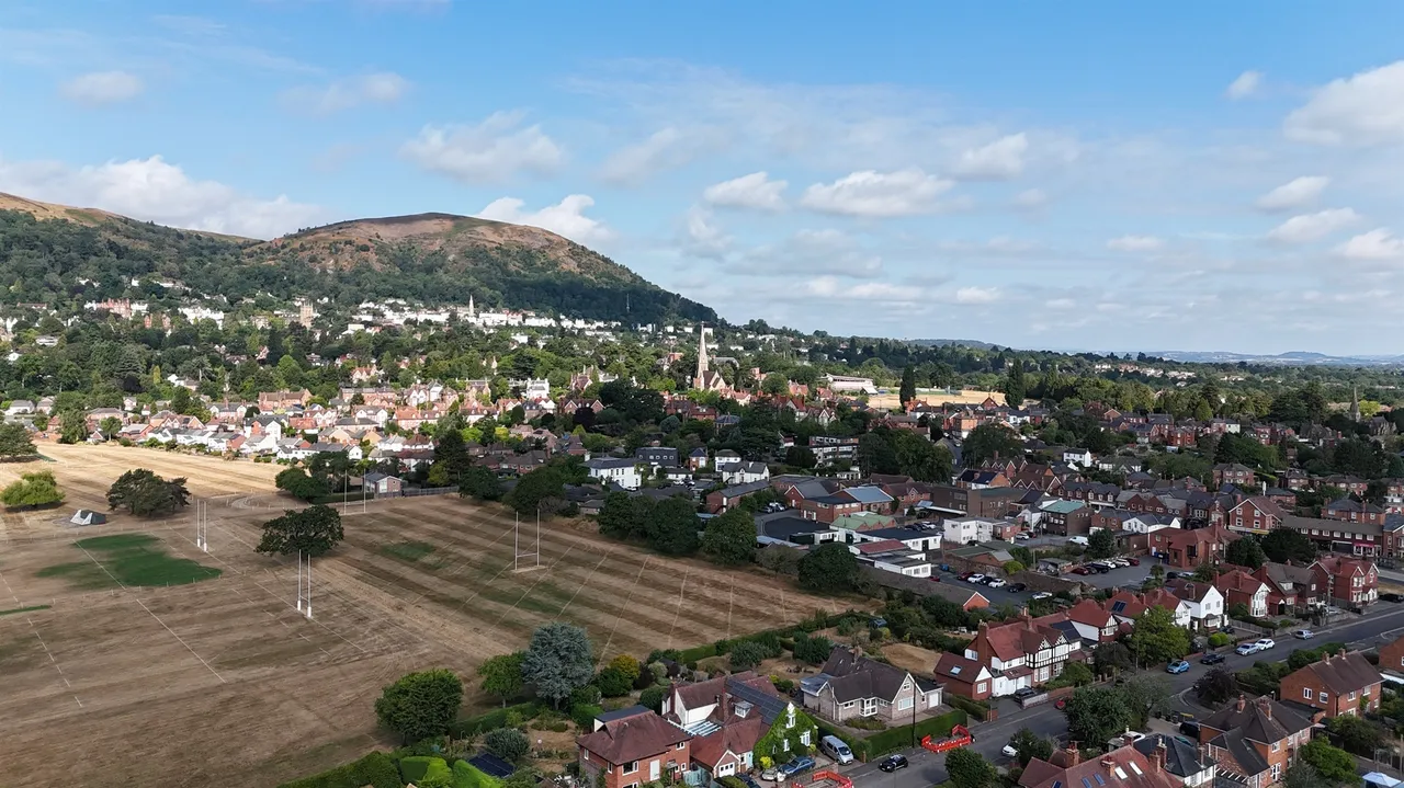 Scholars Court, Malvern, WR14, photo 13