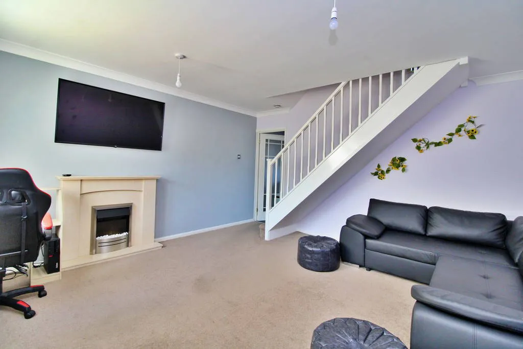 Armstrong Close, Rugby, CV22 6TU, photo 2