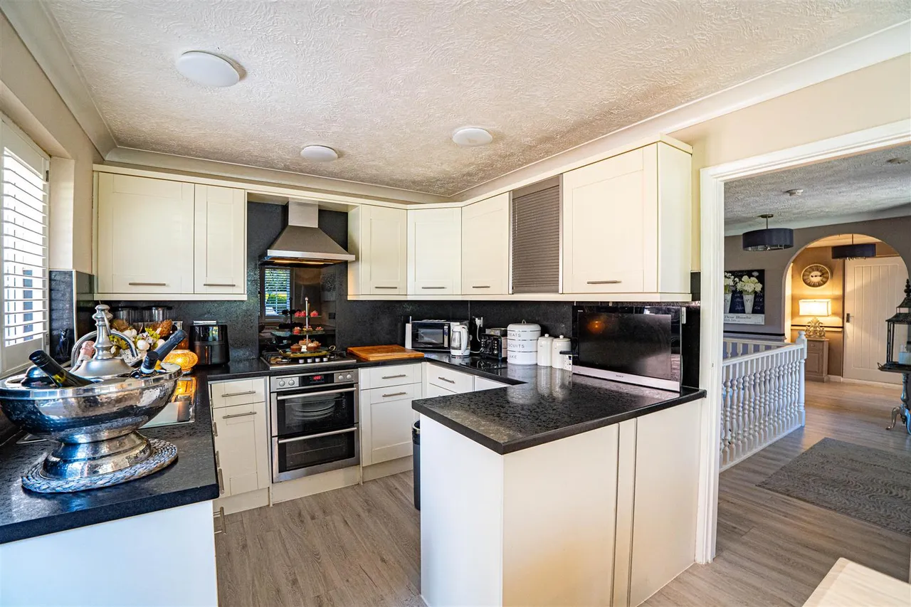 Park Crescent, Hastings, photo 13