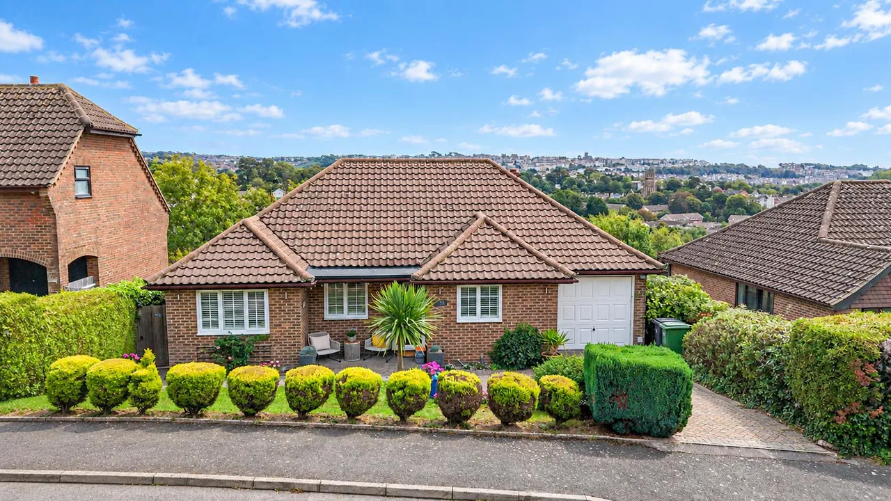 3 bed house for sale, Park Crescent, Hastings