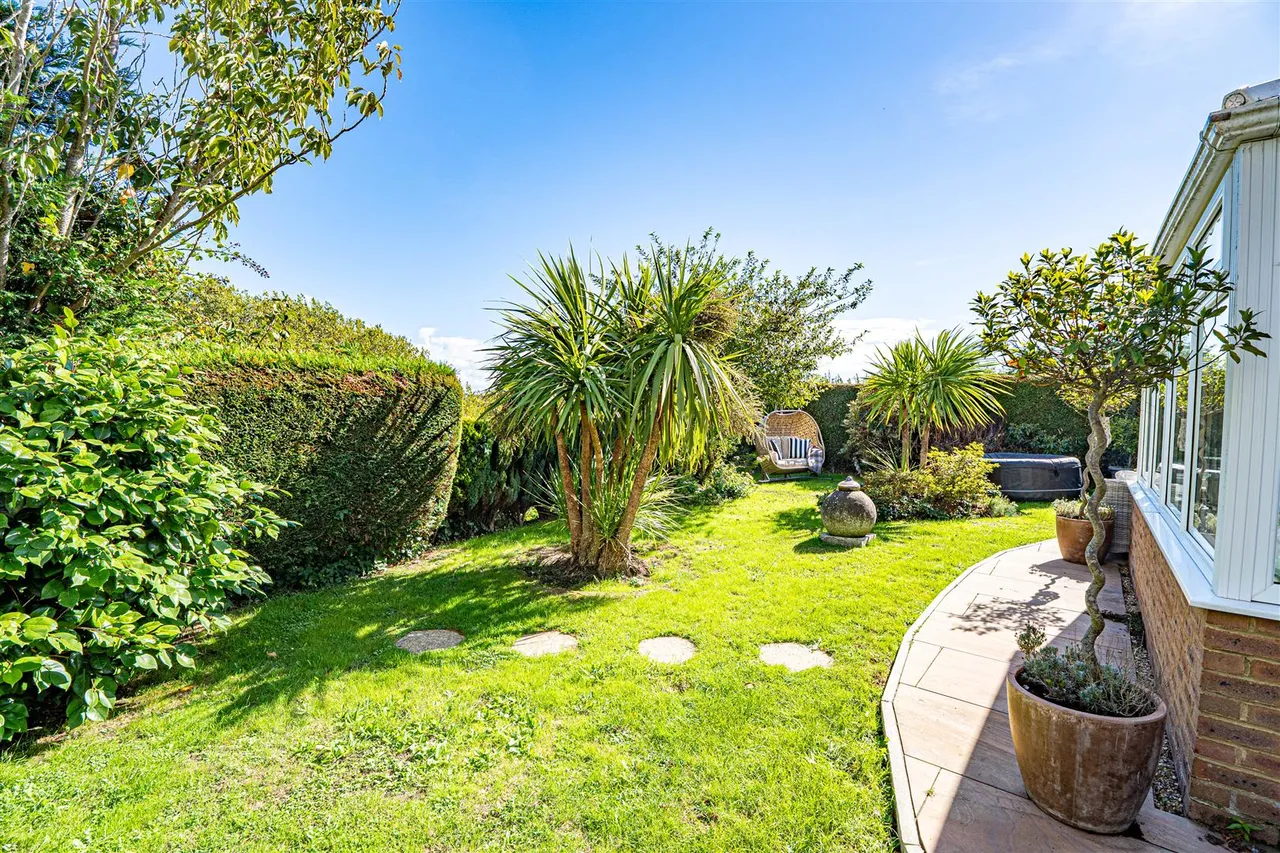 Park Crescent, Hastings, photo 7