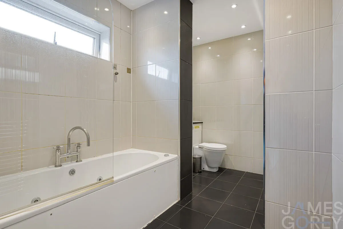 3 bed property for sale, Brodrick Grove, Abbey Wood, SE2