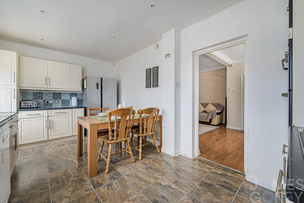 Brodrick Grove, Abbey Wood, SE2, photo 6