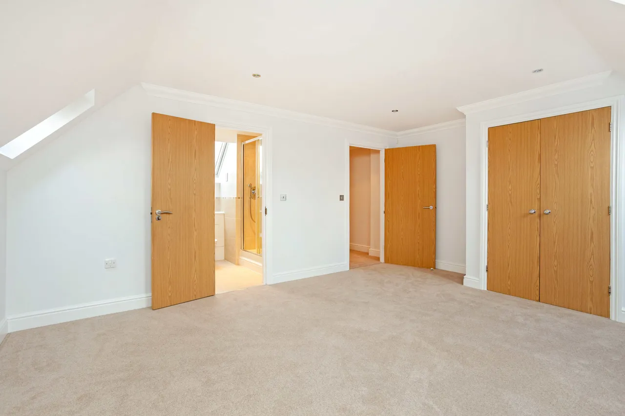Finchampstead Road, Wokingham, RG41, photo 8
