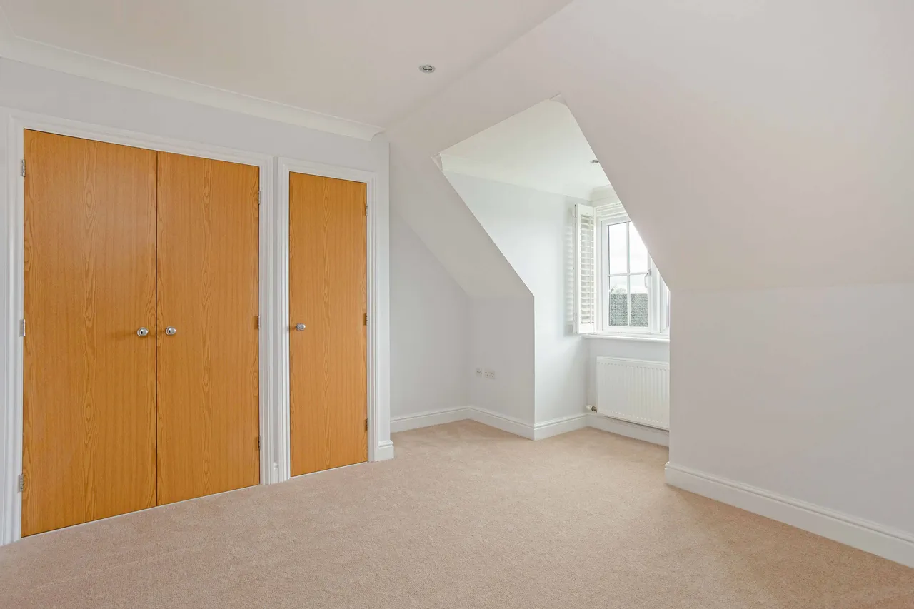 Finchampstead Road, Wokingham, RG41, photo 5
