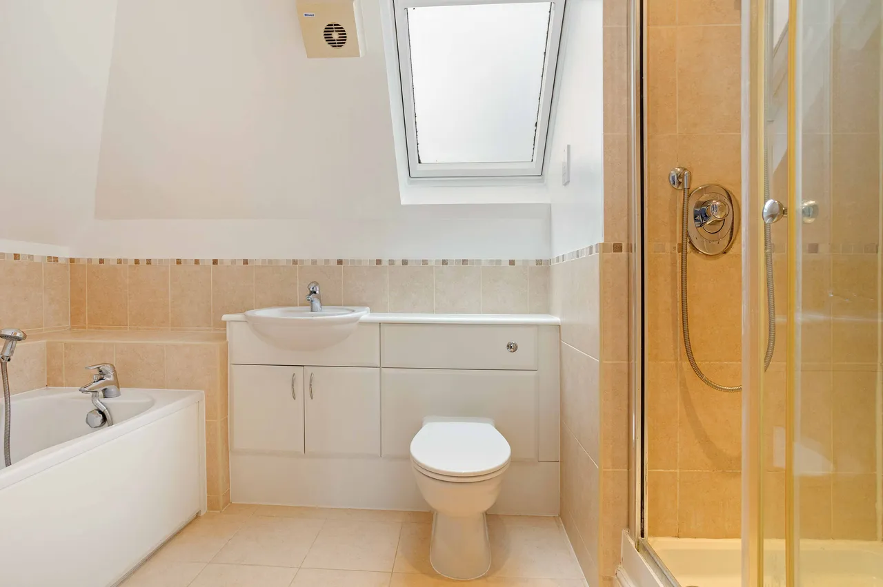 Finchampstead Road, Wokingham, RG41, photo 6