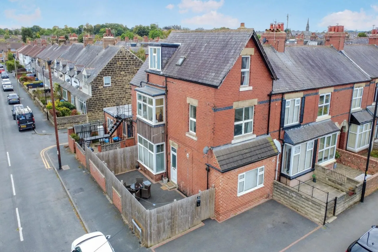2 bed flat for sale — A King Edwards Drive, Harrogate