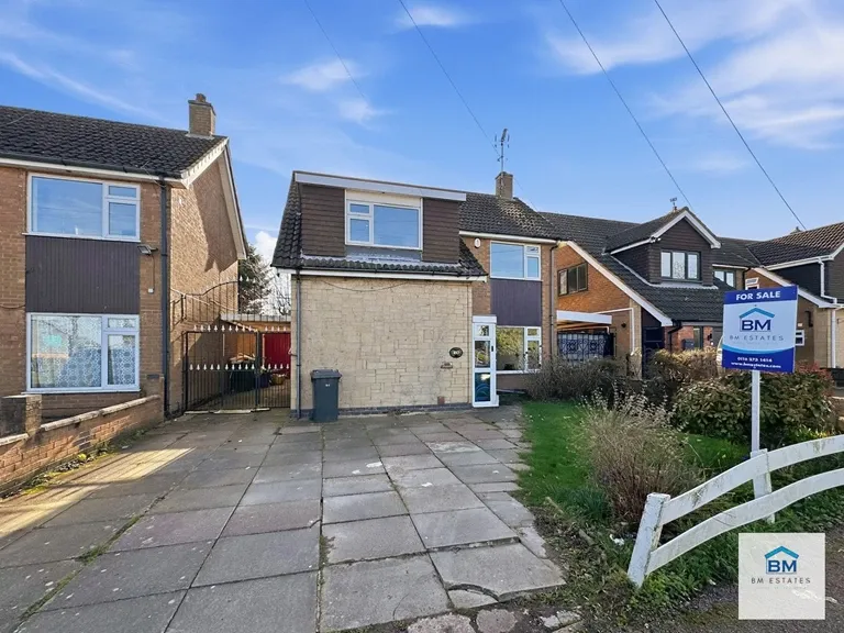 3 bed house for sale — Downing Drive, Leicester, LE5 6LR