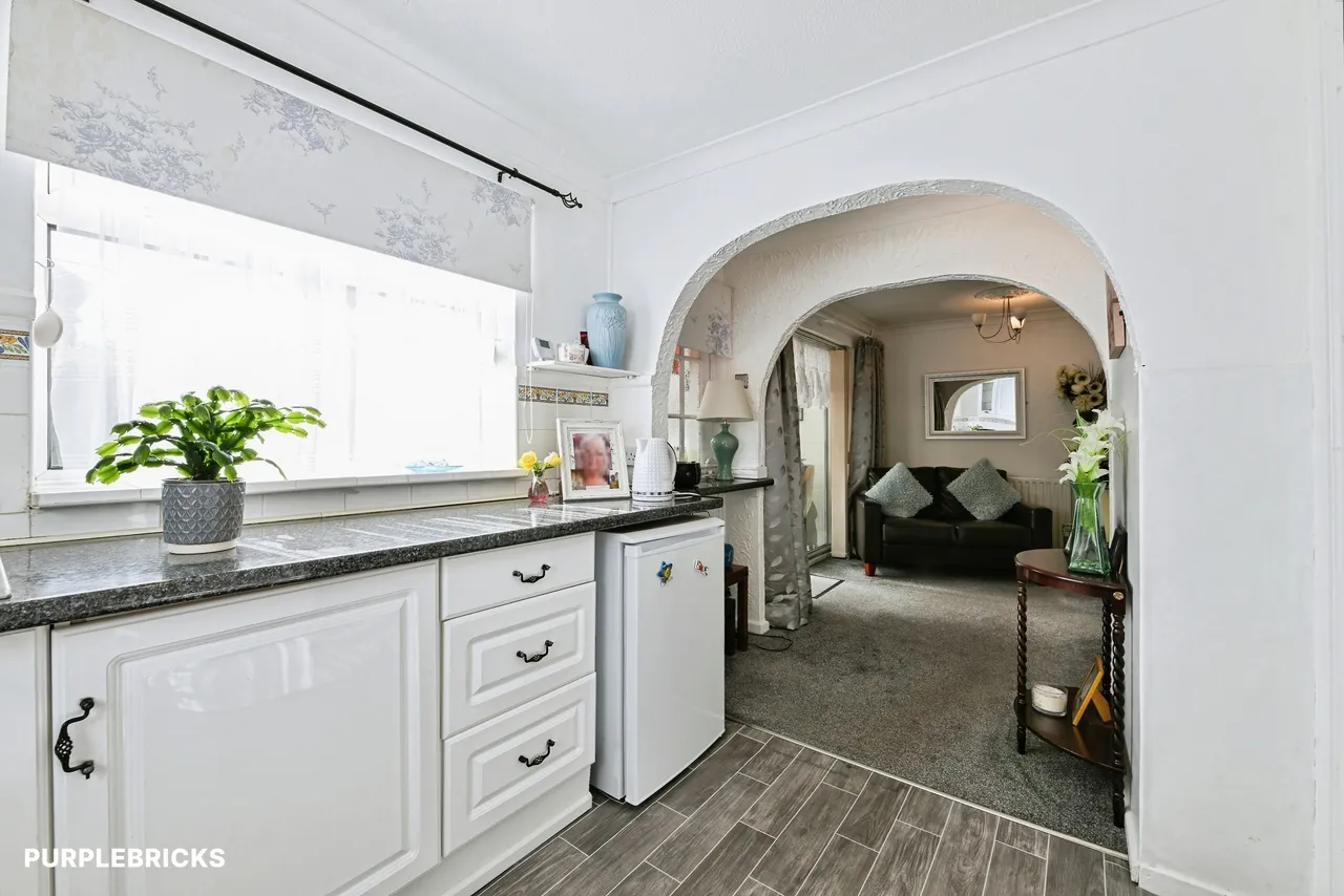 Bromley Close, Nottingham, NG6, photo 2