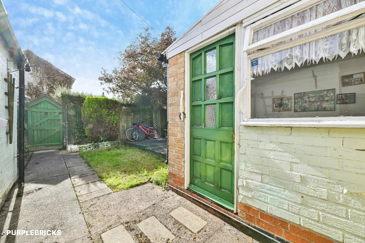Bromley Close, Nottingham, NG6, photo 14