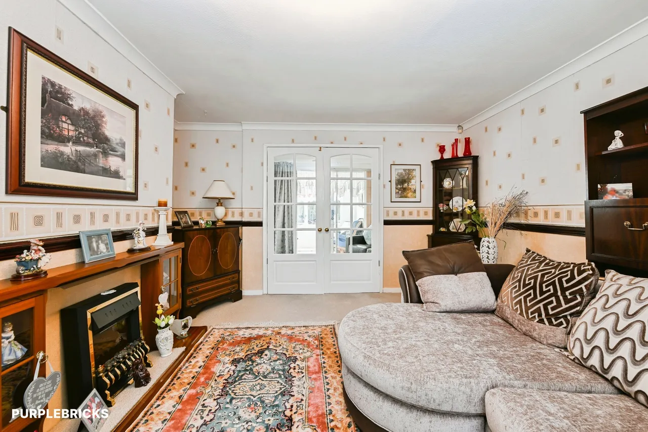 Bromley Close, Nottingham, NG6, photo 3
