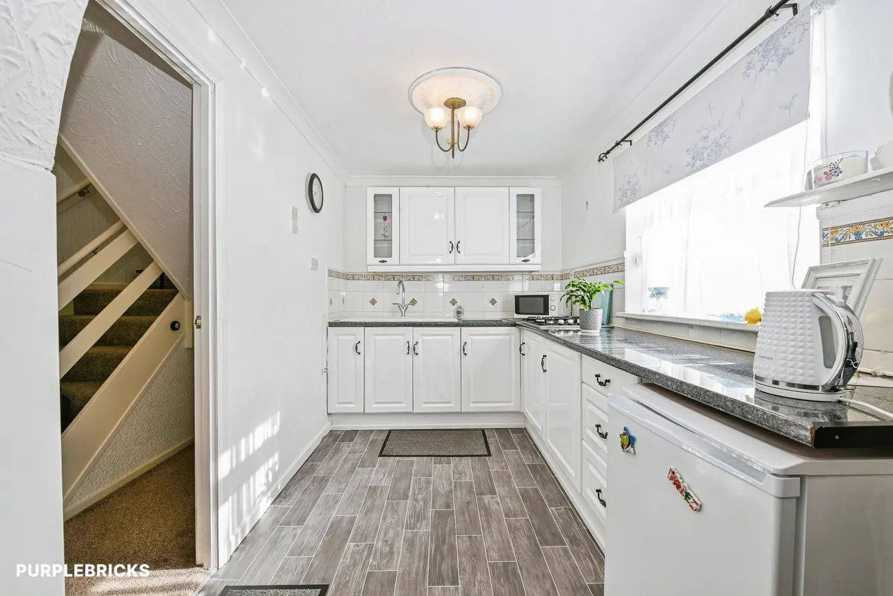 Bromley Close, Nottingham, NG6, photo 5