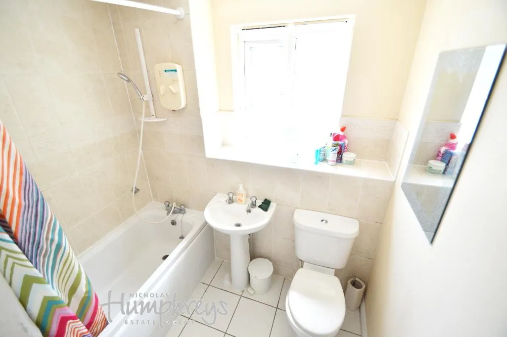 St Lukes Court, Hatfield, AL10, photo 6