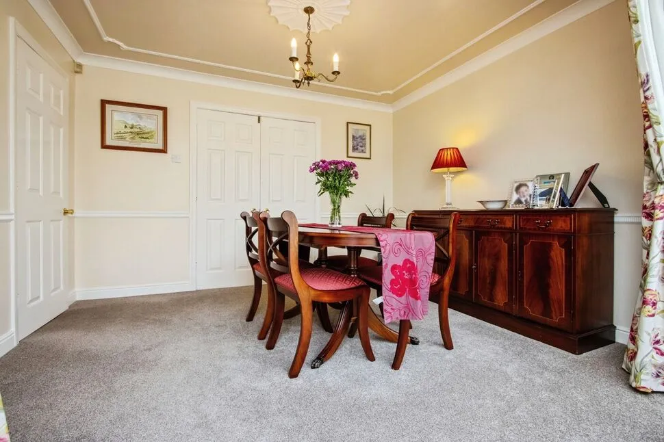 Hill Top View, Tingley, WF3, photo 12