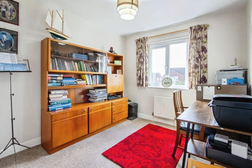 Hill Top View, Tingley, WF3, photo 16