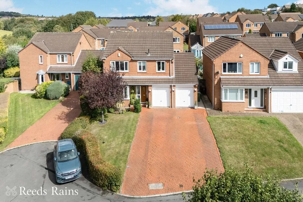 Hill Top View, Tingley, WF3, photo 19