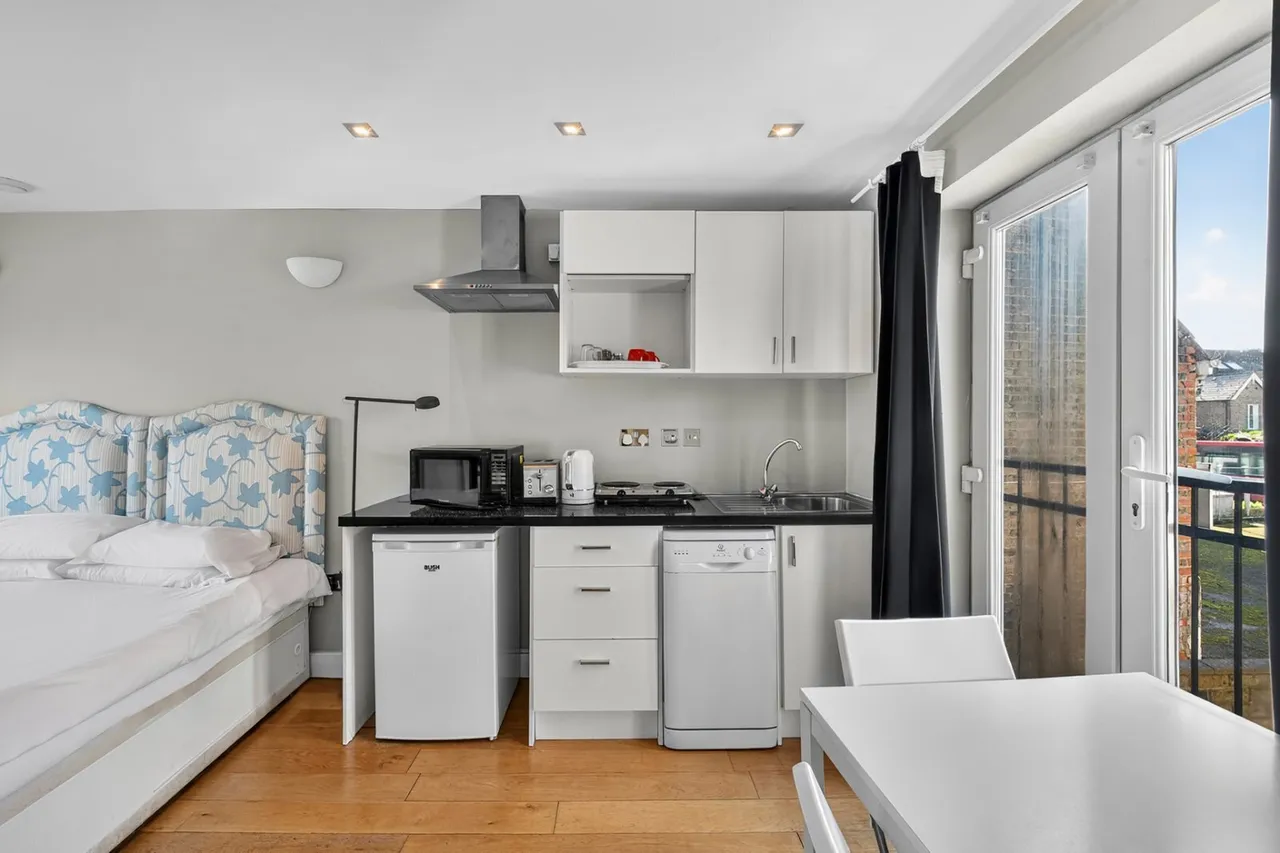 Sandycombe Road, Kew, TW9, photo 13