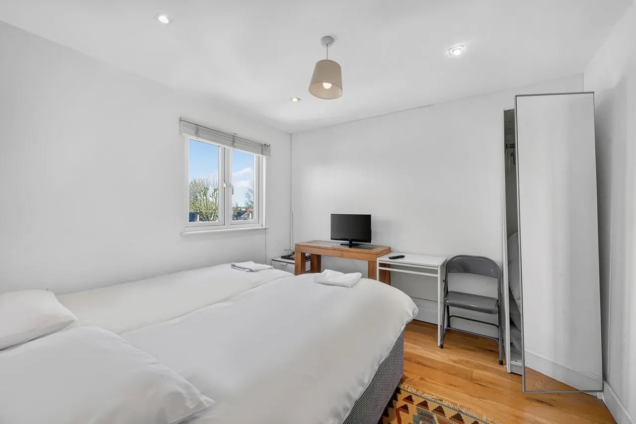Sandycombe Road, Kew, TW9, photo 17