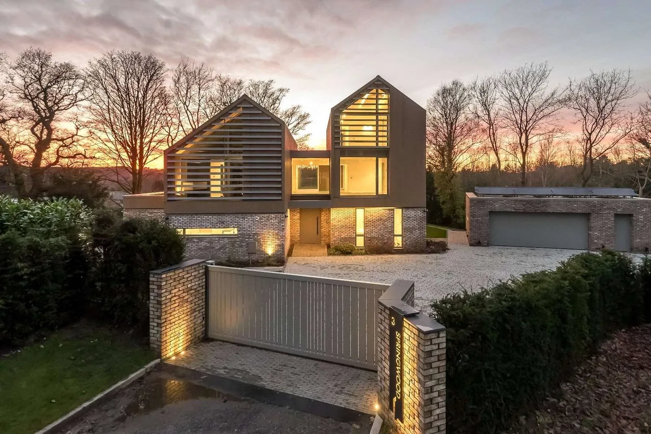 5 bed new development to rent — Waterbank Place, Prestbury, Macclesfield, Cheshire, SK10 4ZL