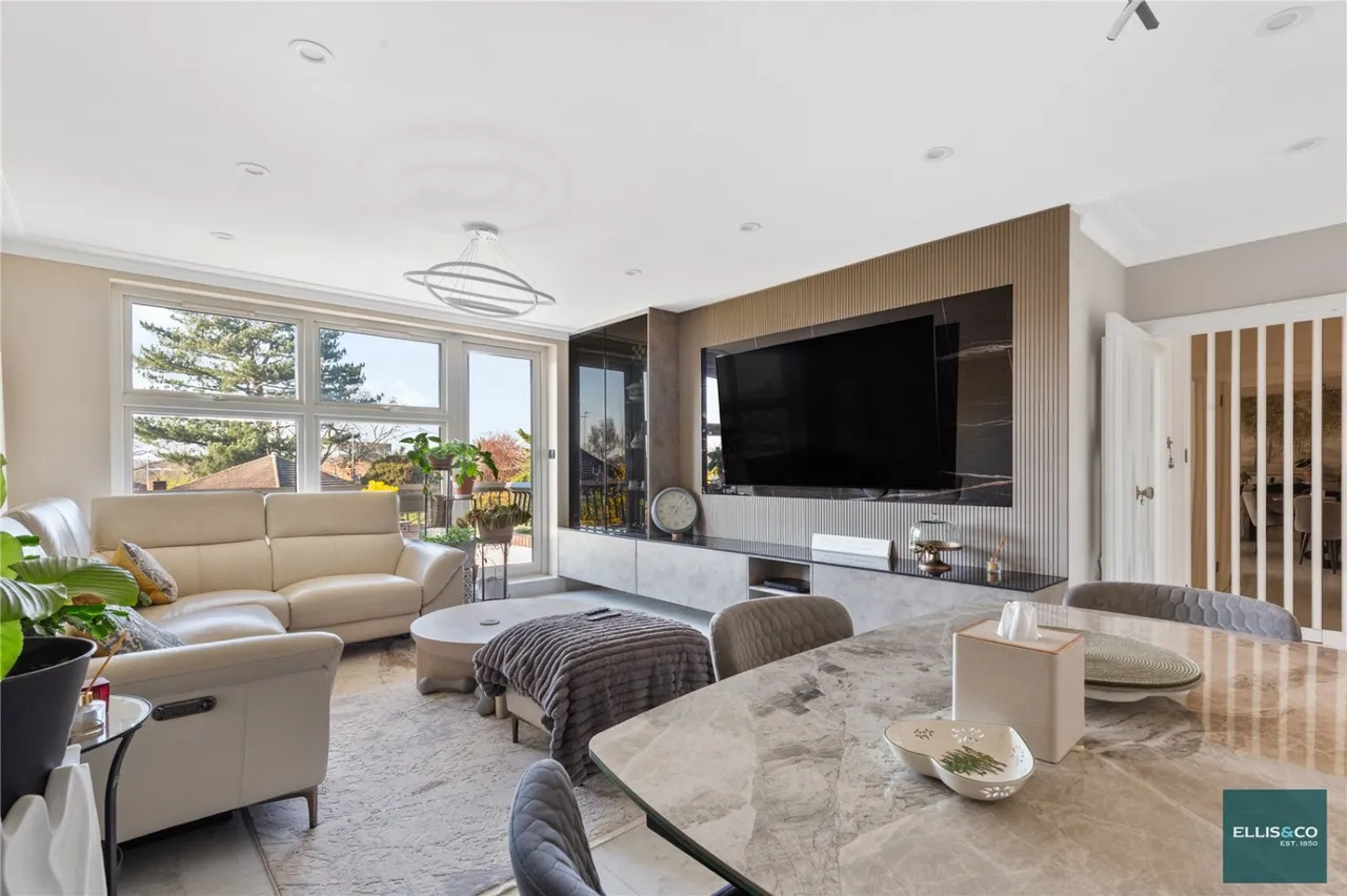 3 bed flat for sale, Hendon Lane, Finchley, N3