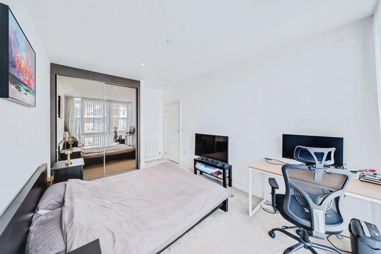 Plumstead Road, London, SE18, photo 13
