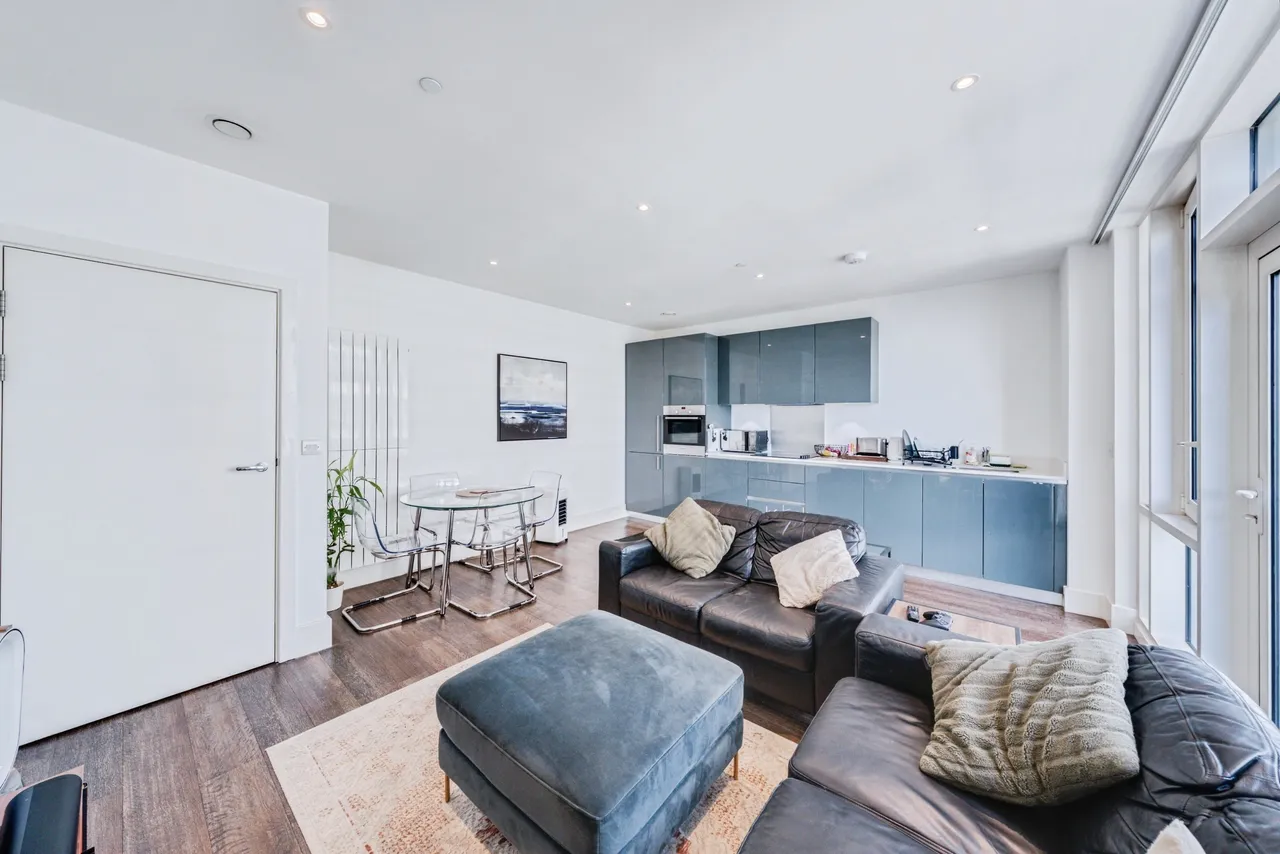 Plumstead Road, London, SE18, photo 8