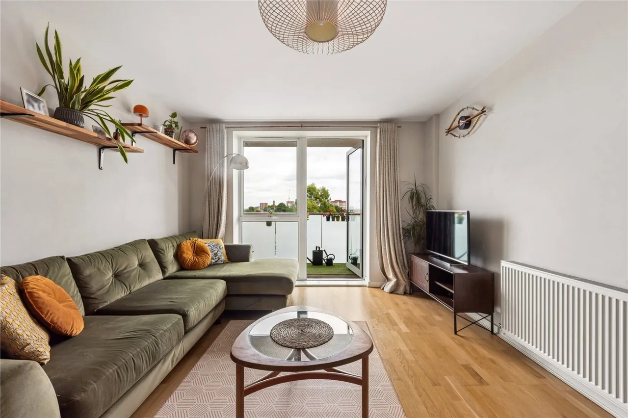 Bathurst Square, London, N15, photo 5