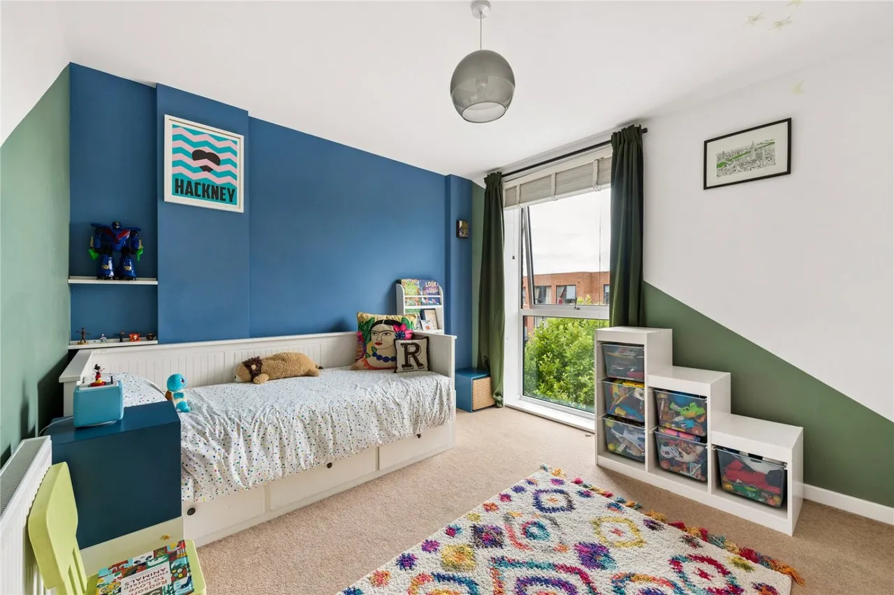 Bathurst Square, London, N15, photo 16