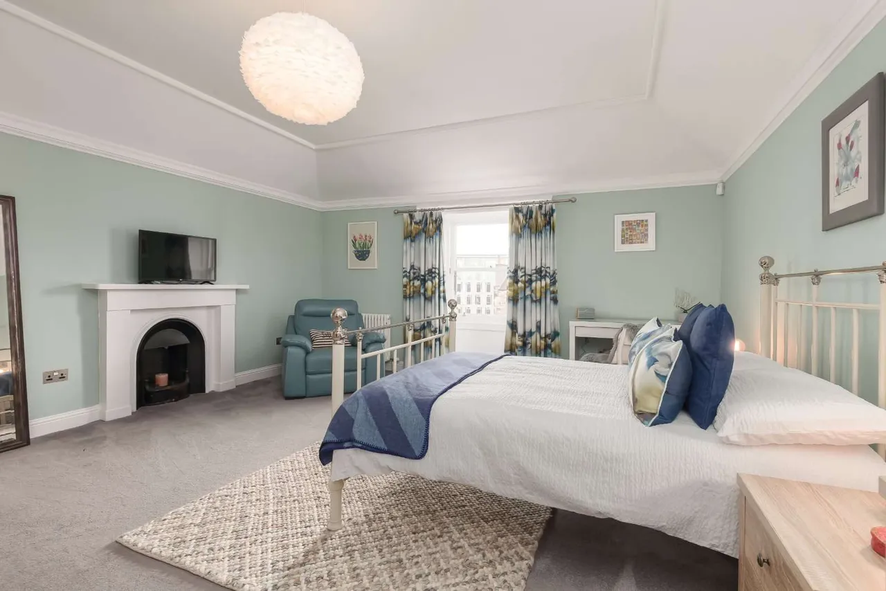 Atholl Crescent, West End, EH3, photo 9