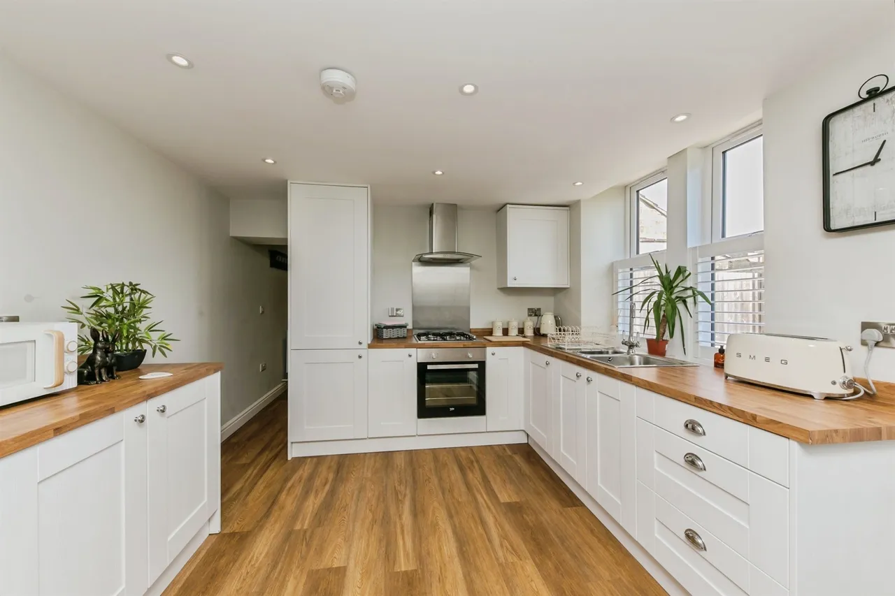 Saltersford Lane, Alton, Stoke-On-Trent, photo 4