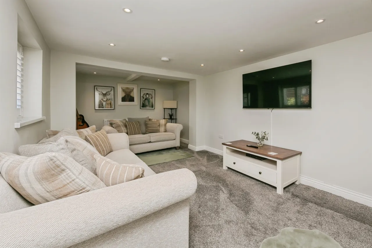 Saltersford Lane, Alton, Stoke-On-Trent, photo 8