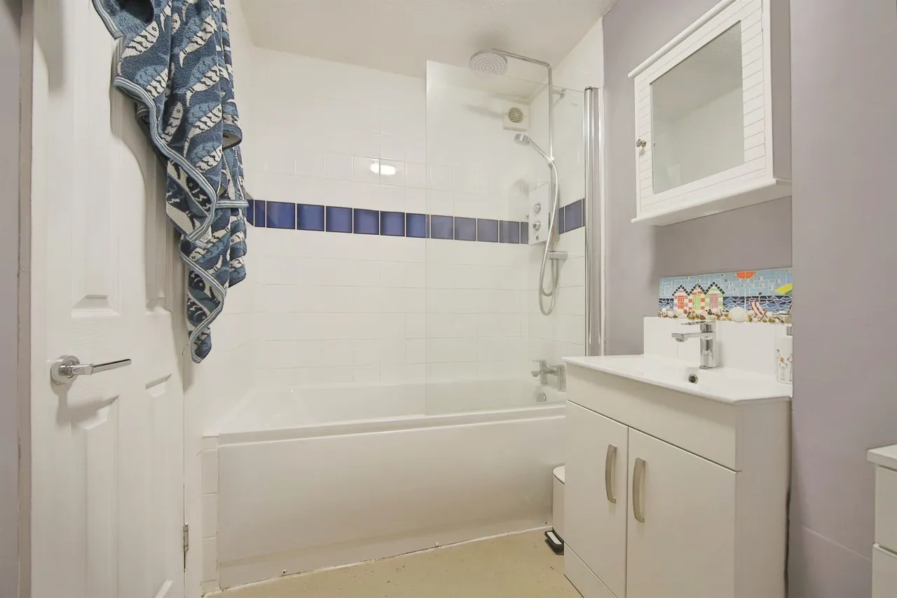 Hamilton Court, Taunton, TA1, photo 8