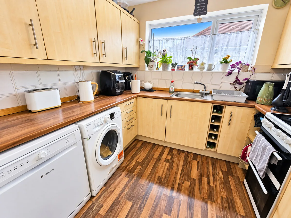 Harwich Road, Little Clacton, CO16, photo 6
