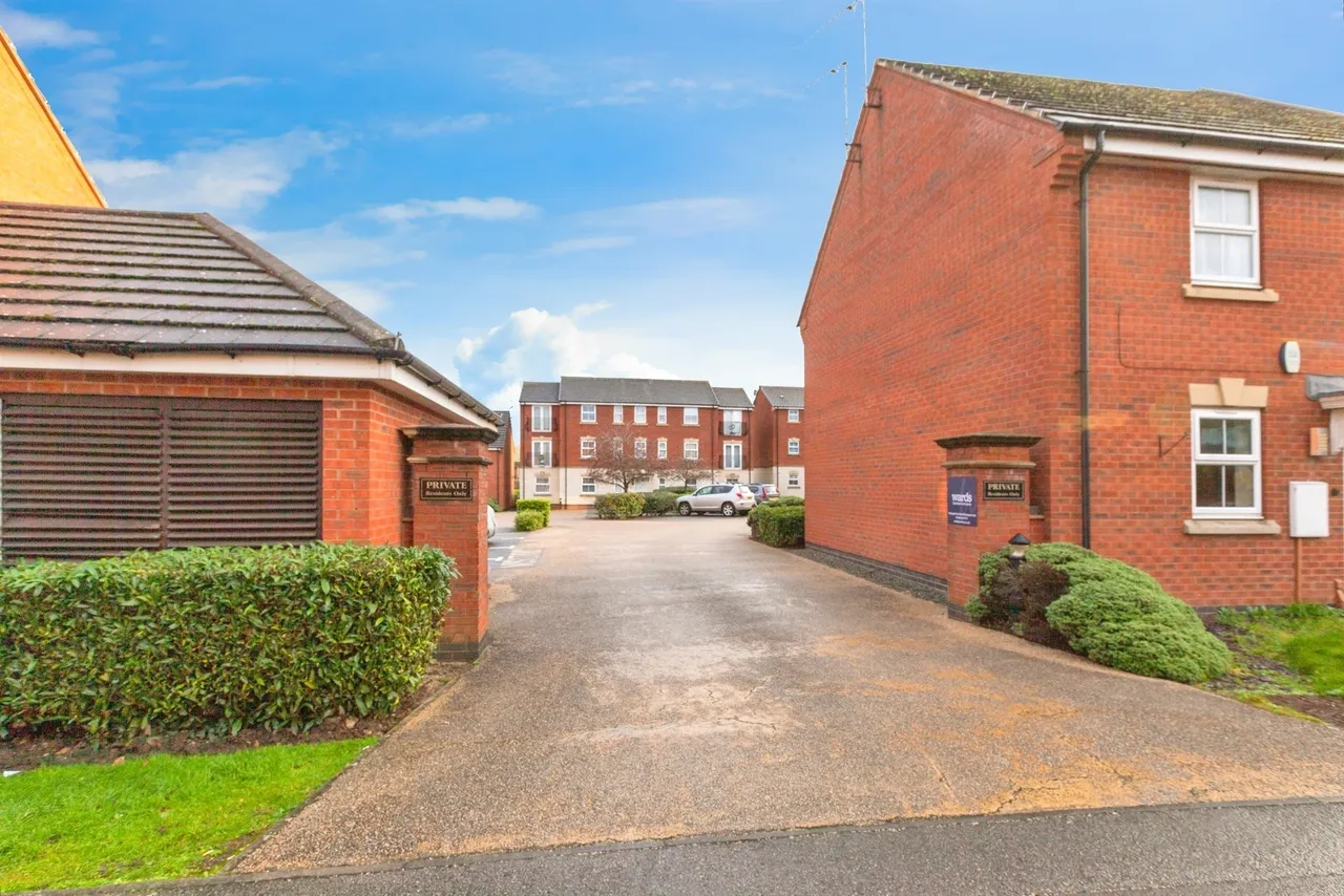 Loughland Close, Blaby, LE8, photo 16