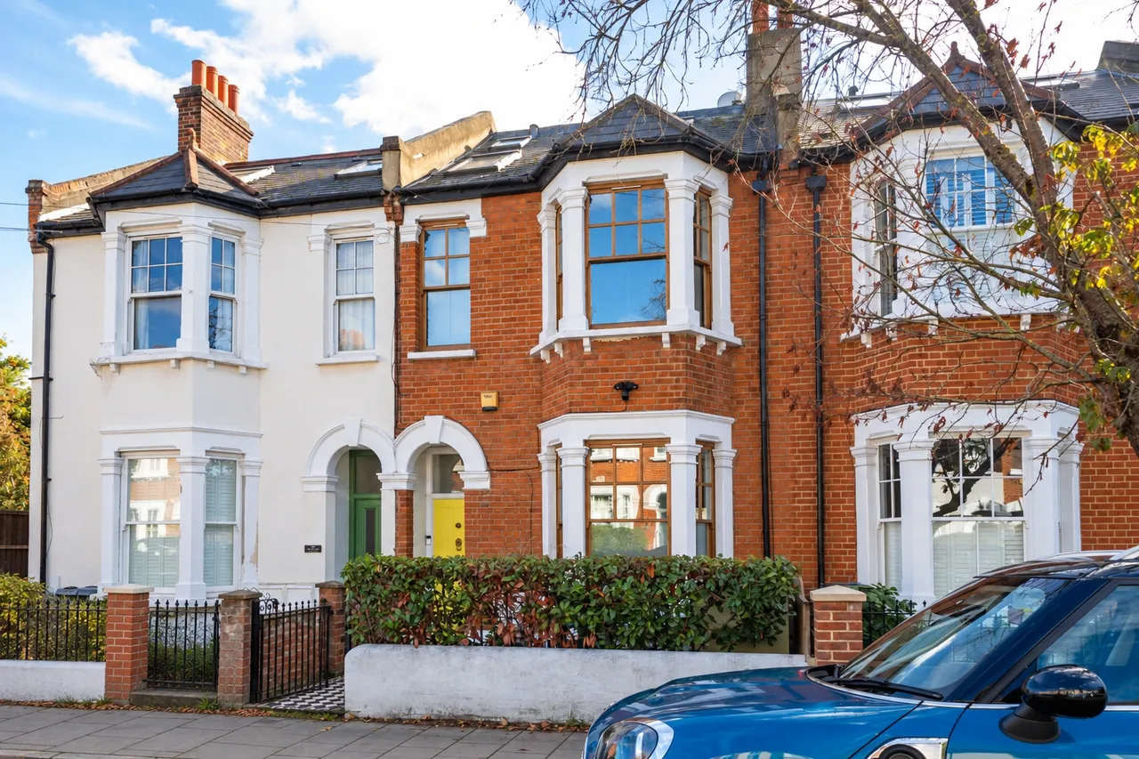 4 bed house for sale, Hydethorpe Road, London, SW12