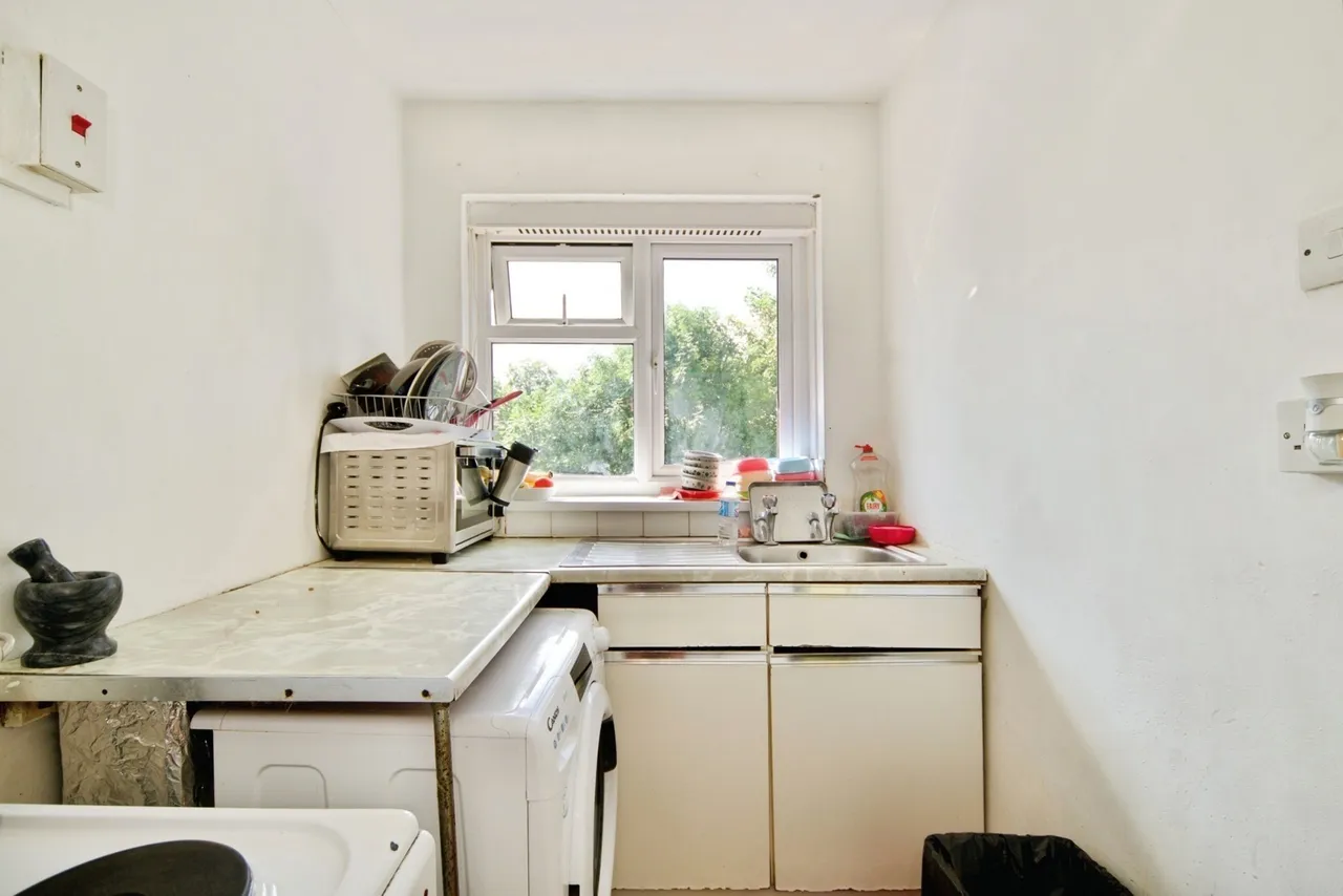 Cedars Court, Edmonton, N9, photo 21