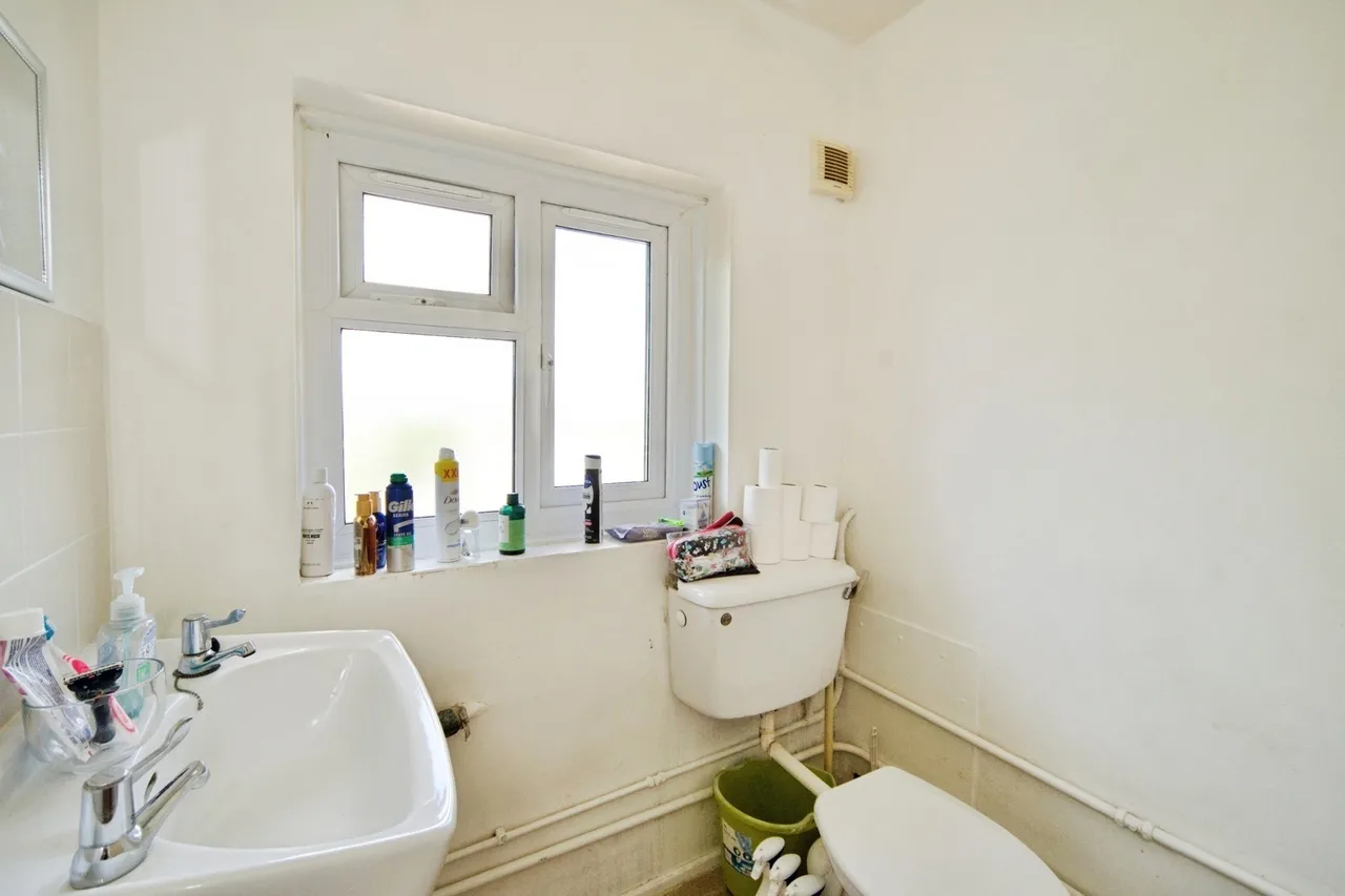 Cedars Court, Edmonton, N9, photo 17