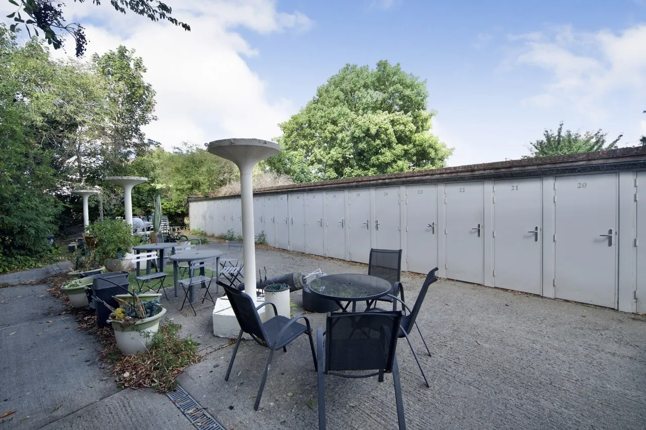 Cedars Court, Edmonton, N9, photo 9